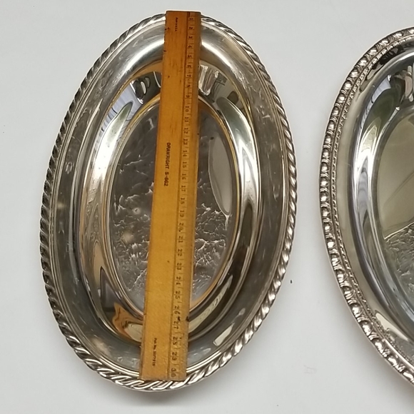 Lot of 2 WM Roger's Silverplate Oval Platters 12" x 7 " - Picture 11 of 12